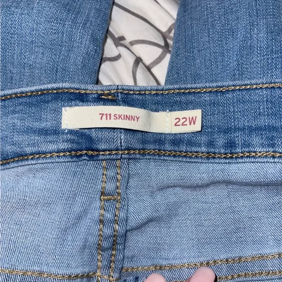 NWOT Levi's Ripped Skinny Jeans - Picture 4 of 4